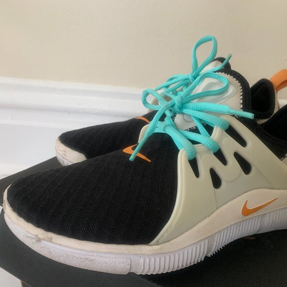 Nike Shoes - Picture 1 of 8